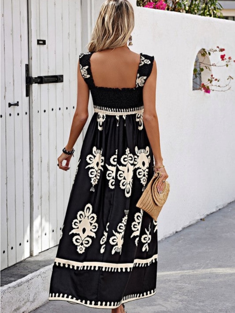 Summer Boho Maxi Dress
Sleeveless Pull On Black & White Woman's Size XL - Picture 3 of 10